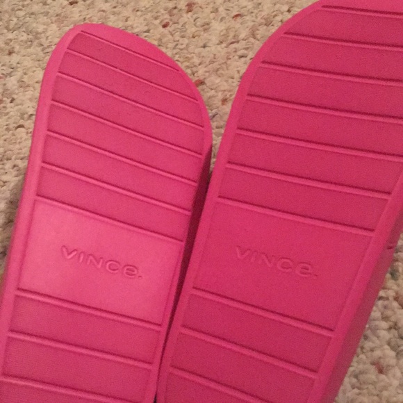 Vince slides - Picture 2 of 5